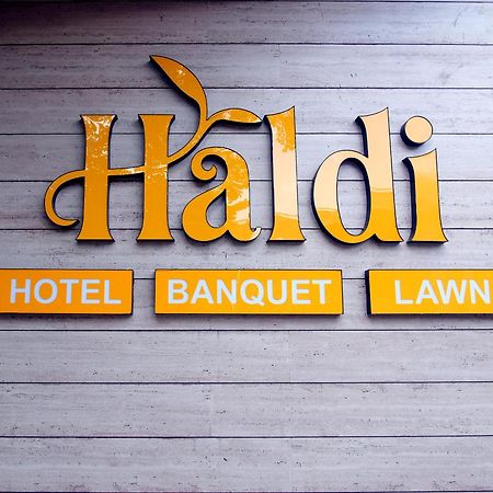 Hotel Haldi Nashik Exteriör bild